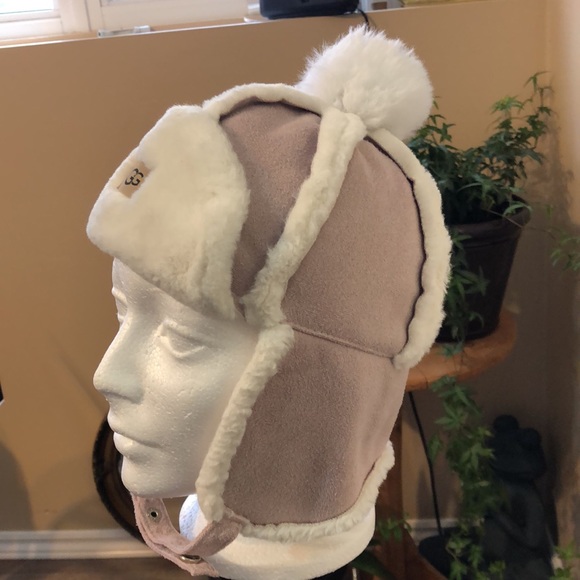 UGG Winter Hat - Picture 3 of 5